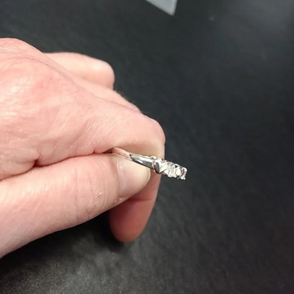 Silver tone heart and rhinestone ring size approx 7.5